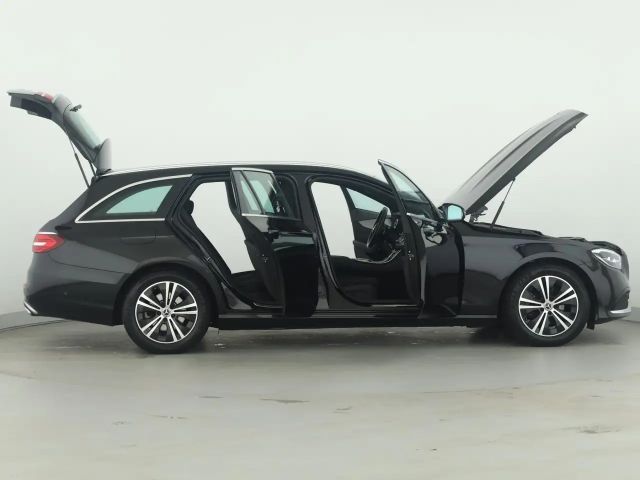 Mercedes-Benz E 220 AVANTGARDE E 220 d Estate