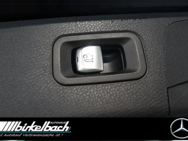 Mercedes-Benz E 220 4MATIC