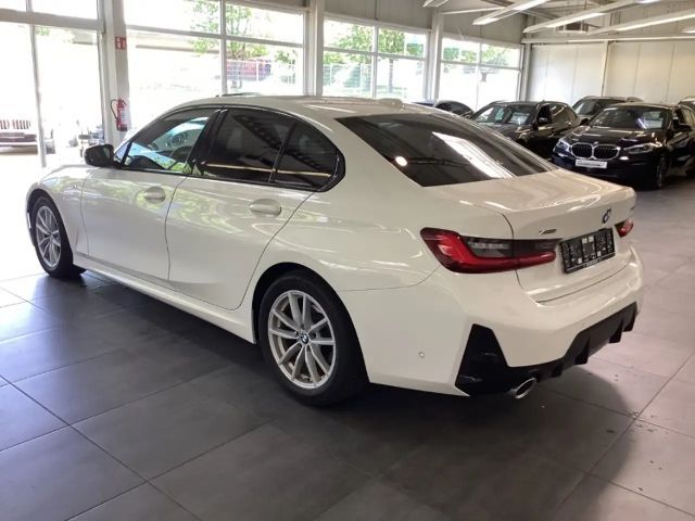 BMW 320 320d M-Sport Sedan xDrive
