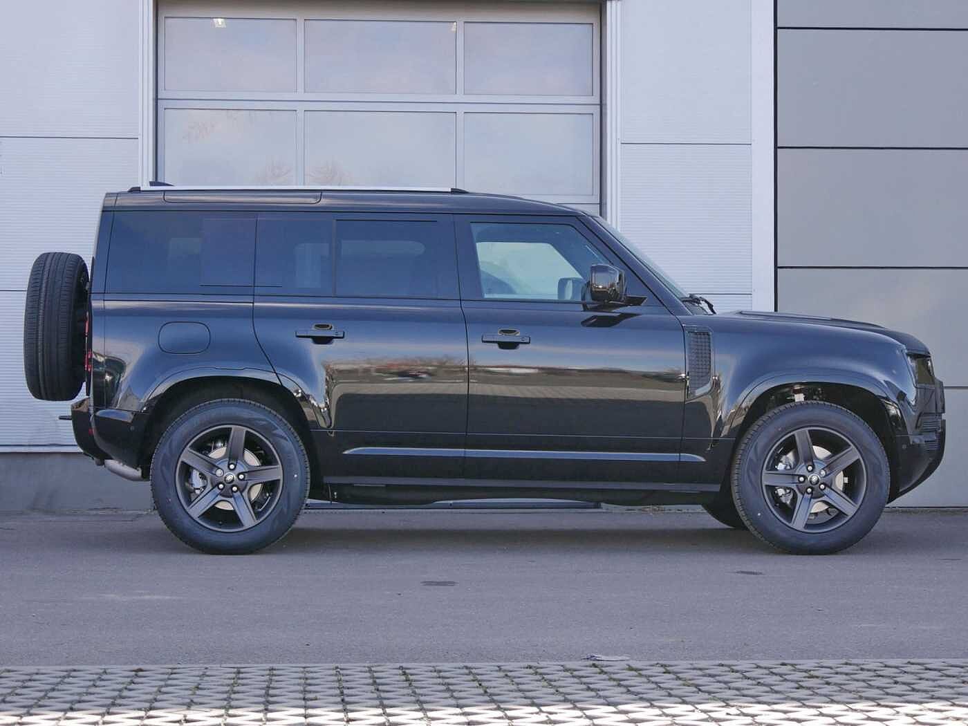 Land Rover Defender 110 Dynamic SE