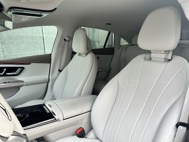 Mercedes-Benz EQE 300 Sedan