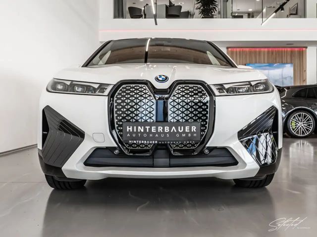 BMW iX xDrive