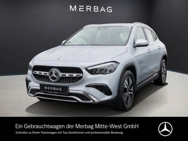 Mercedes-Benz GLA 180 ACC LED Navi SHZ Winterp. Fernlichtass.