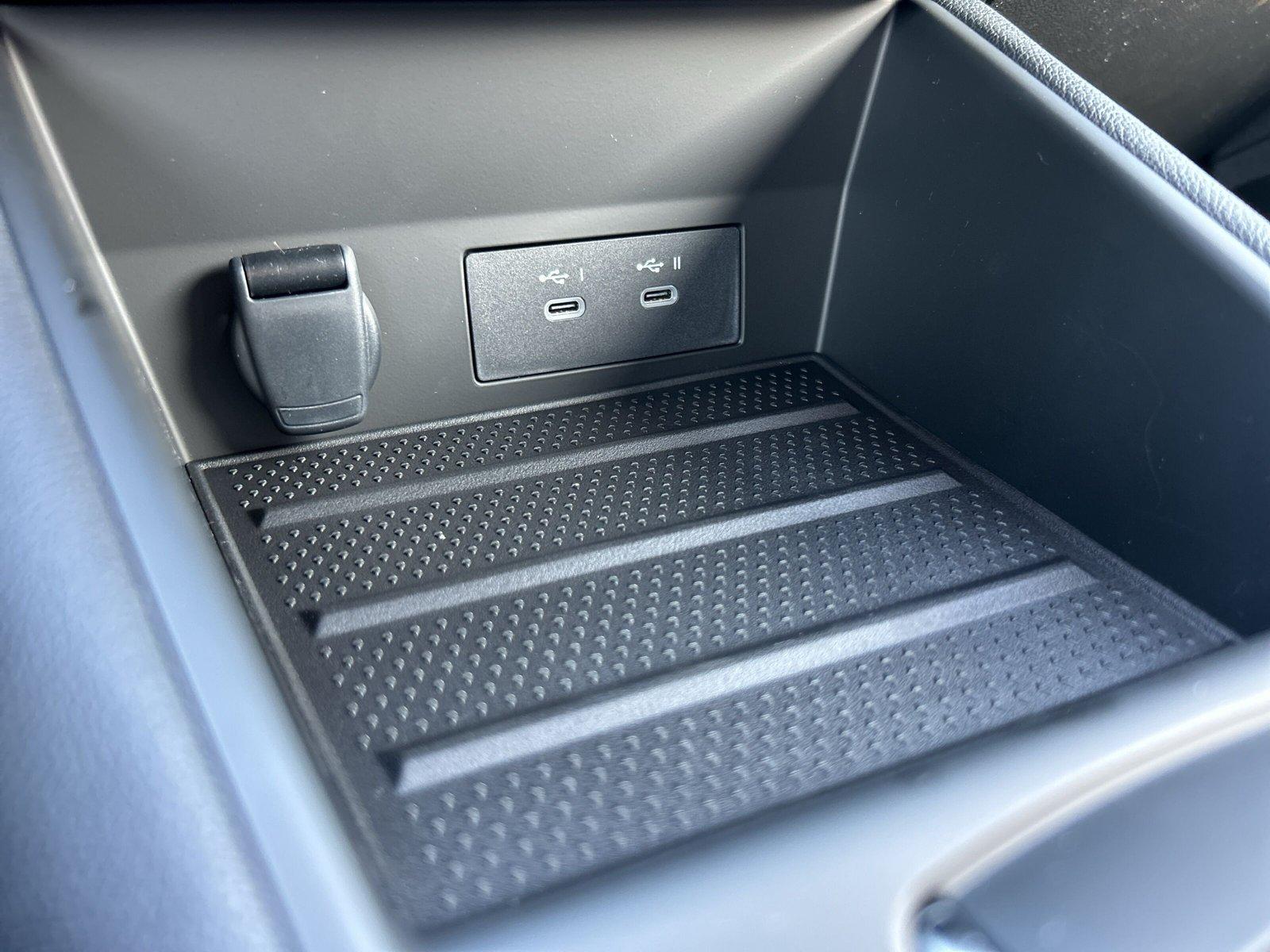 Mitsubishi Grandis 1.8 First Edition