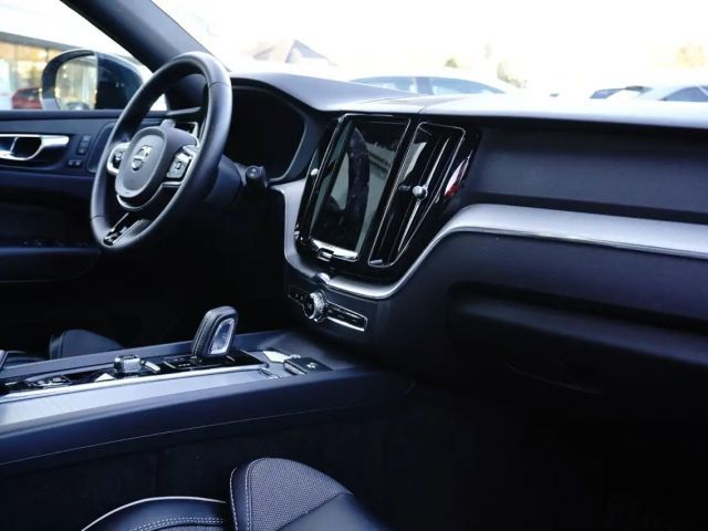 Volvo XC60 AWD R-Design Recharge