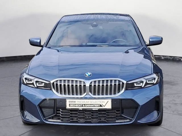 BMW 318 318i M-Sport Sedan