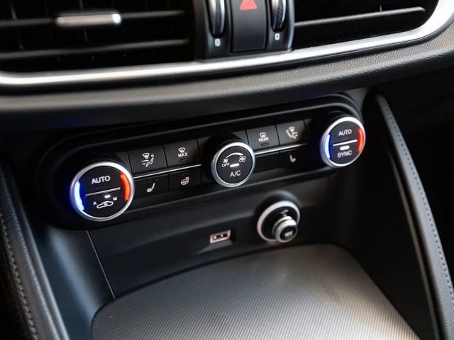 Alfa Romeo Stelvio AT8 Q4 Veloce