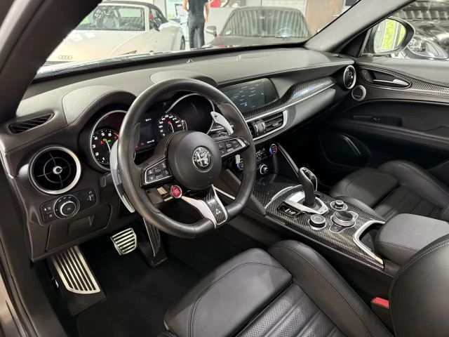 Alfa Romeo Stelvio Q4 Quadrifoglio