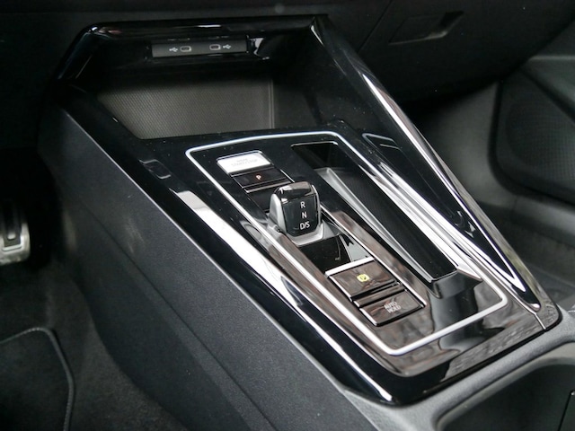 Volkswagen Golf 1.5 eTSI R-Line