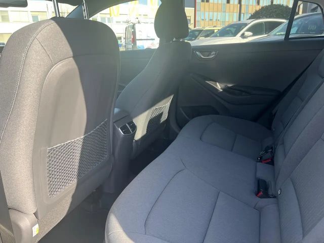 Hyundai Ioniq 1.6 Hybrid Plug-in Style