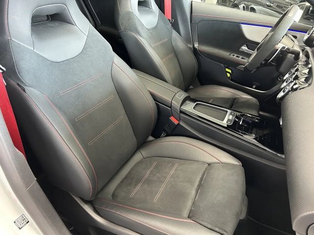 Mercedes-Benz CLA 35 AMG AMG Line Premium