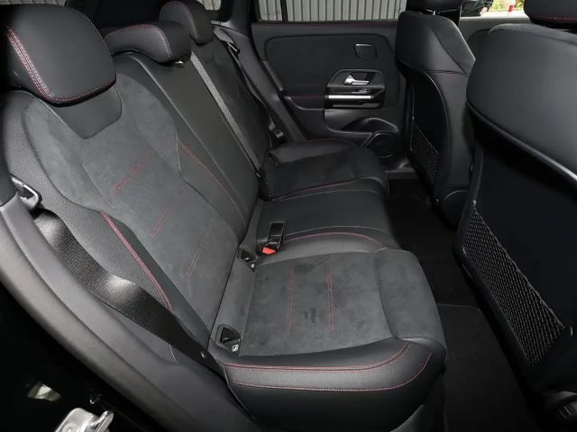 Mercedes-Benz GLA 200 AMG Line