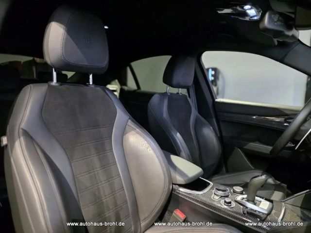 Alfa Romeo Stelvio Q4 Quadrifoglio