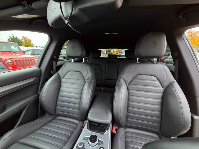 Alfa Romeo Stelvio AT8 Q4 Veloce