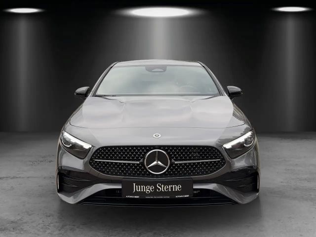 Mercedes-Benz A 220 A 220 d AMG Line