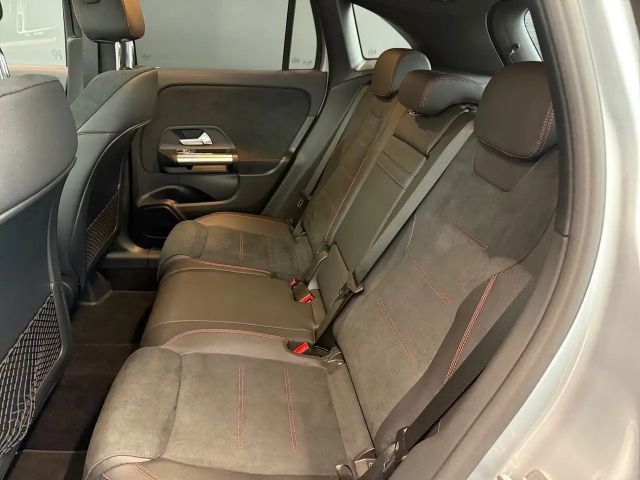 Mercedes-Benz GLA 200 4MATIC GLA 200 d