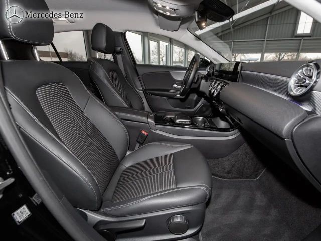 Mercedes-Benz A 180 Advanced Rückfka+ParkAss+MBUX+LED