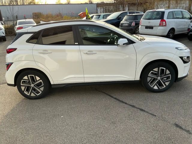 Hyundai Kona 64 kWh Electric
