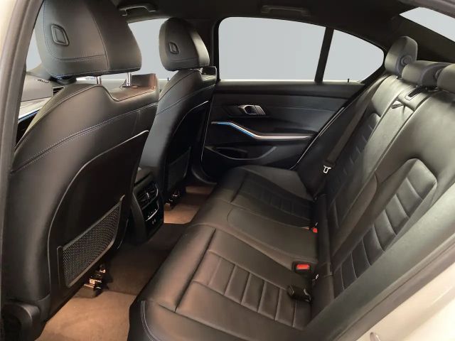 BMW 330 330i M-Sport Sedan xDrive