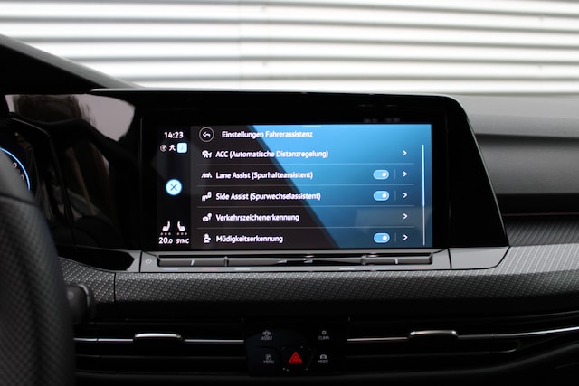 Volkswagen Golf 1.5 eTSI DSG IQ.Drive