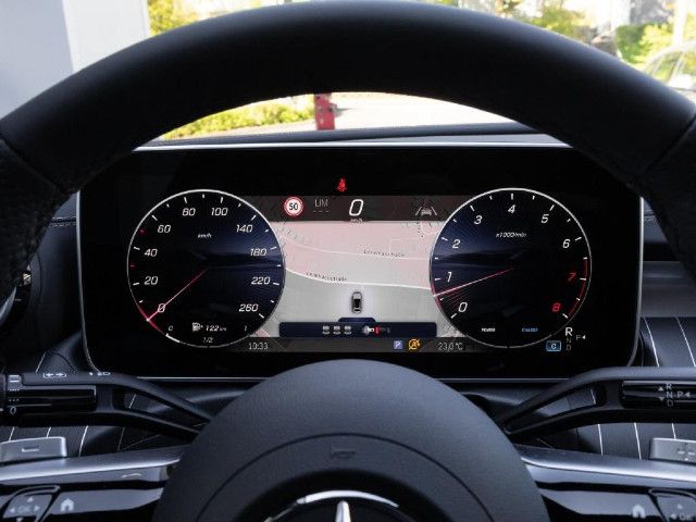 Mercedes-Benz C 200 AMG Line Sedan