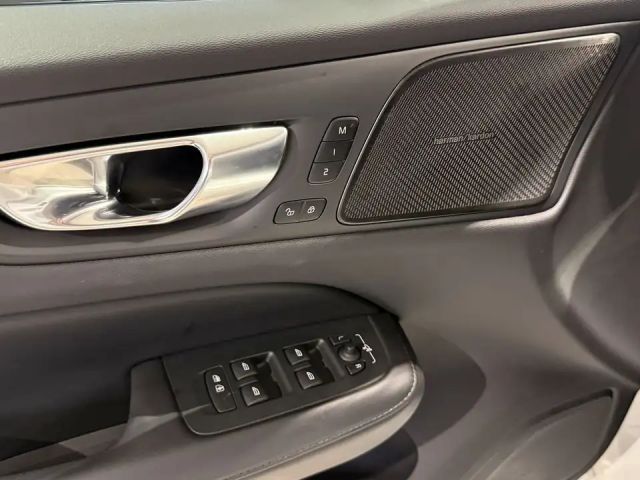 Volvo V60 AWD Dark Plus Recharge T6