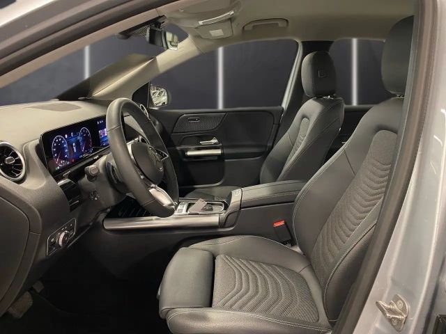 Mercedes-Benz B 180 Progressive Sedan