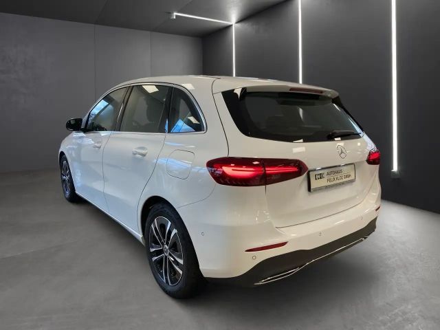 Mercedes-Benz B 220 4MATIC Progressive Sedan