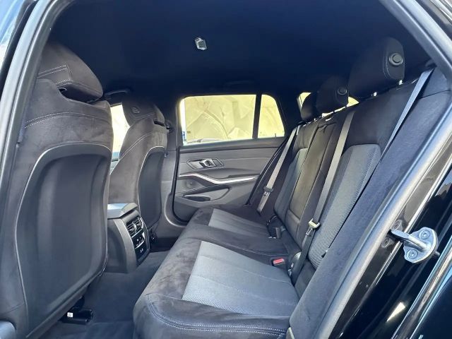 BMW 330 330d M-Sport Touring xDrive