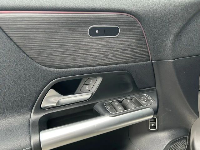 Mercedes-Benz GLA 200 Progr. Night AHK Multibeam Distro. Magno