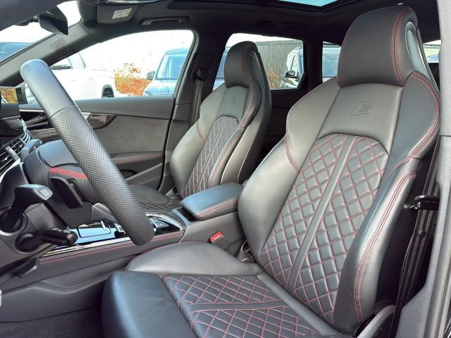 Audi A4 Avant Quattro S-Line