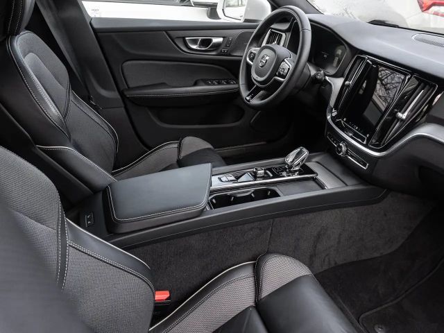 Volvo V60 Cross Country AWD Plus