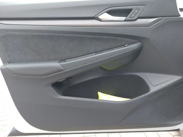 Volkswagen Golf 1.5 eTSI DSG R-Line