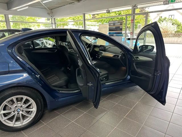 BMW 520 520d Business Line Sedan