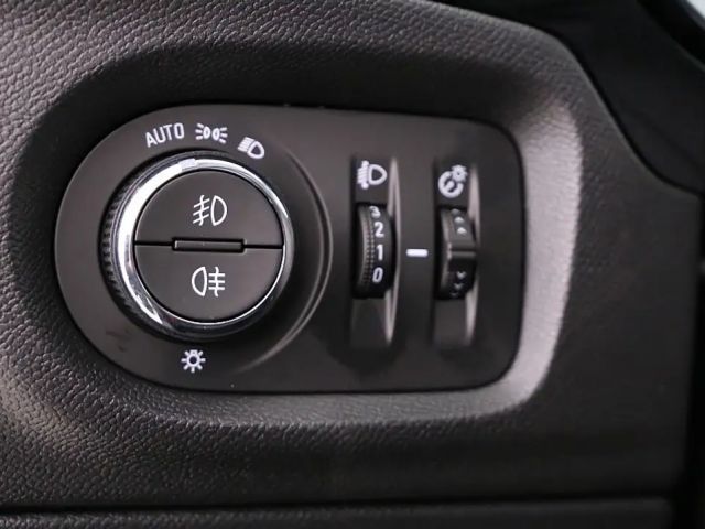 Opel Corsa 1.5 Turbo Edition