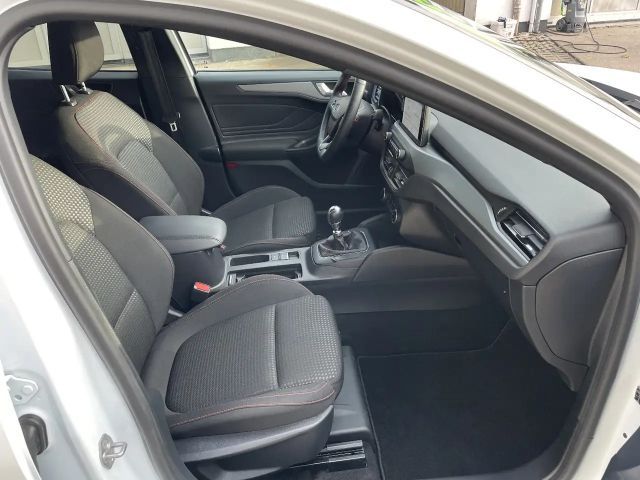 Ford Focus ST Line Style Wagon