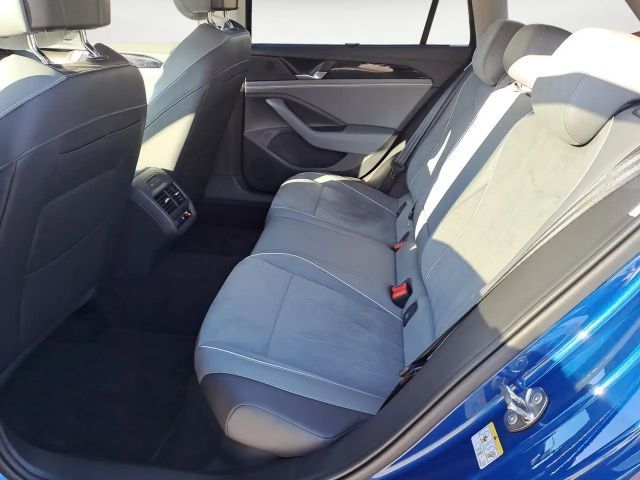 Volkswagen Passat 1.5 eTSI Business DSG Variant