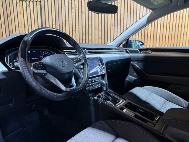 Volkswagen Passat DSG GTE Variant