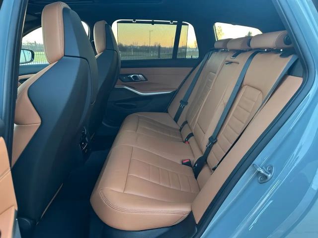 BMW 320 320d M-Sport Touring xDrive