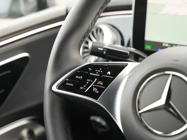 Mercedes-Benz EQE 300 Sedan