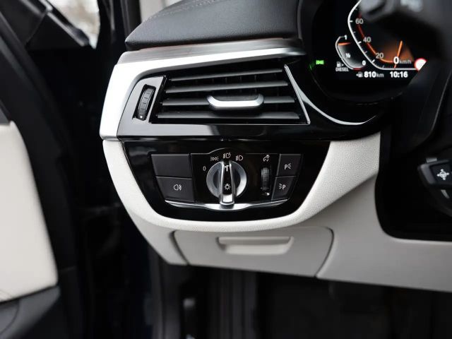 BMW 530 530d Luxury Line Touring xDrive