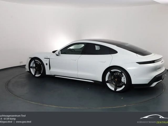 Porsche Taycan Turbo