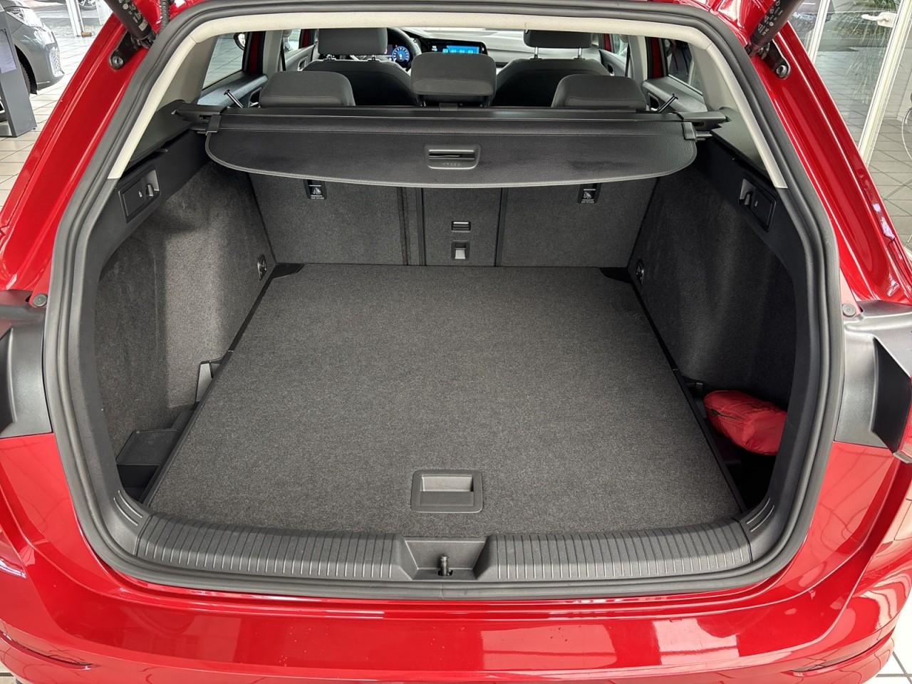 Volkswagen Golf 1.5 eTSI Golf VIII Life