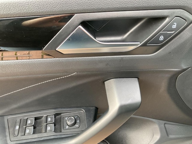 Volkswagen T-Roc 1.5 TSI DSG R-Line