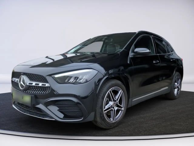 Mercedes-Benz GLA 180 AMG Line