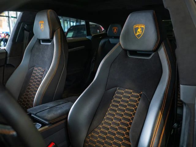 Lamborghini Urus Pano HUD B&O 360 23" TV Nachtsicht AHK Soft