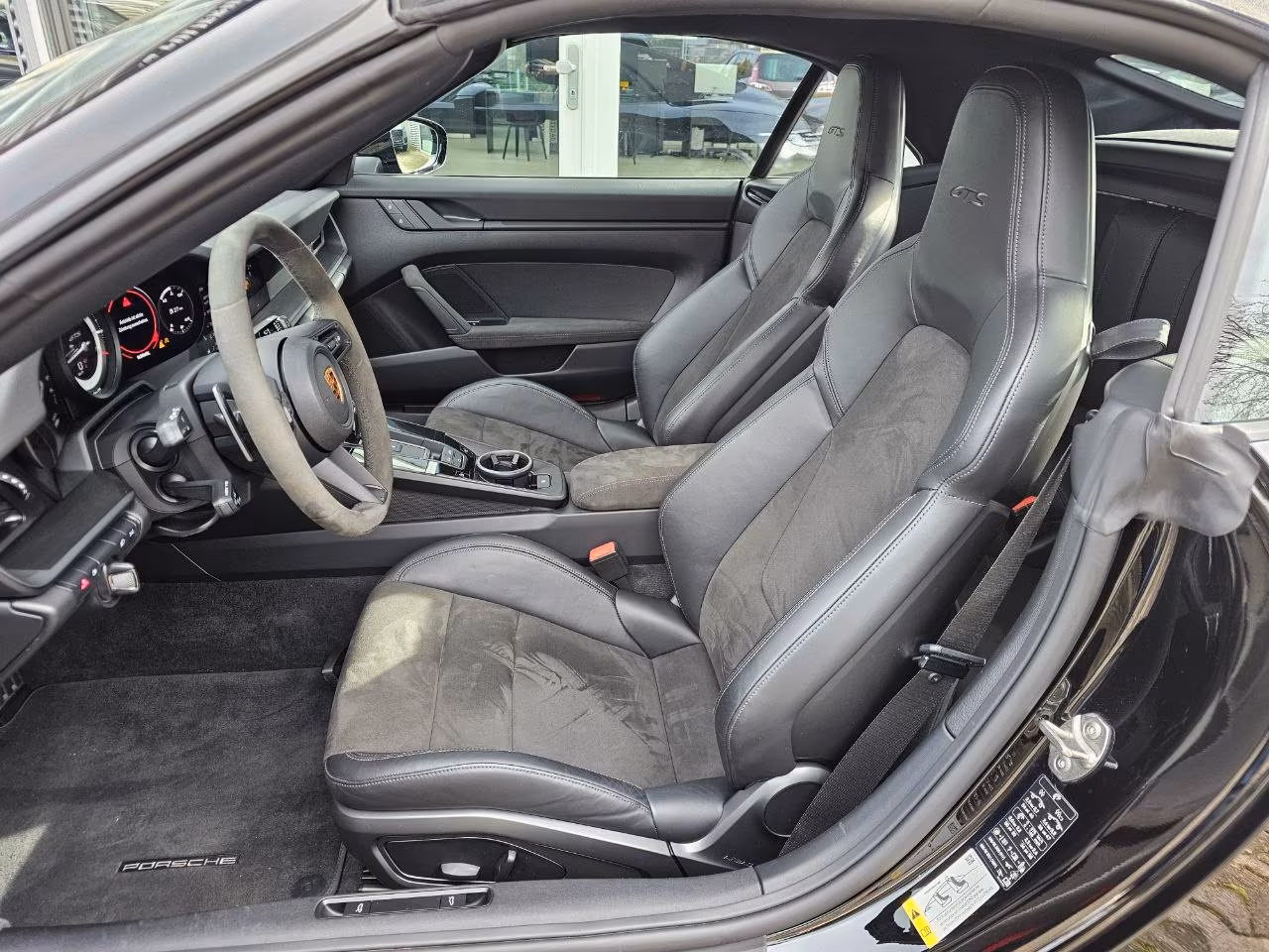 Porsche 911 Cabriolet Carrera GTS