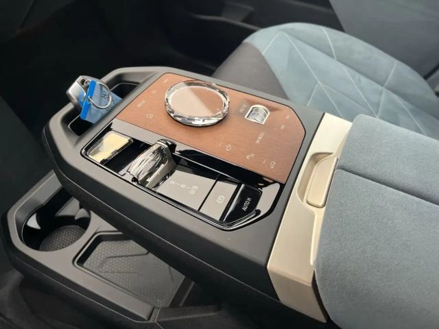 BMW iX xDrive50