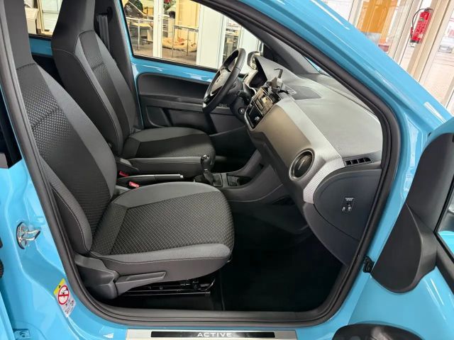 Volkswagen up! Active