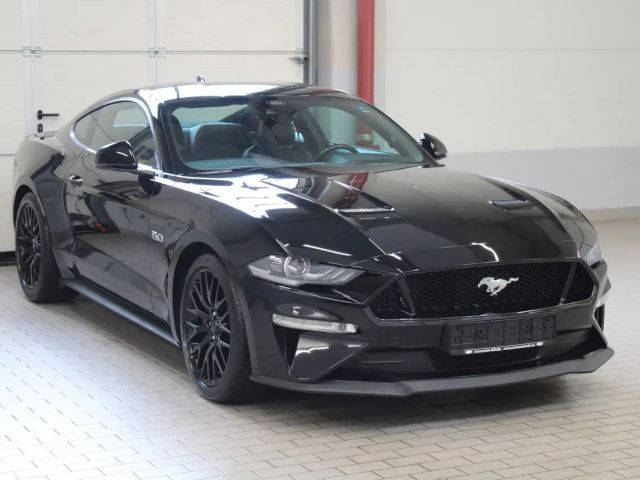 Ford Mustang Fastback GT 5.0 V8